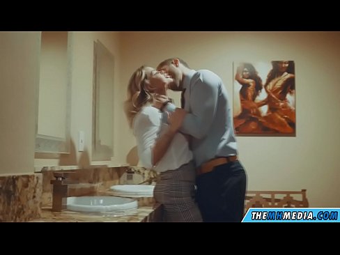 ❤️ Když vás na veřejných záchodcích svádí prsatá blondýna. ️ Šukání u cs.4k-porno.ru